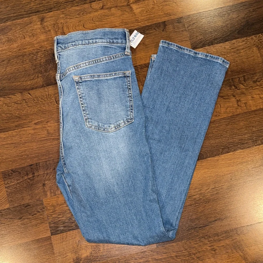 NWT Old Navy Boys Light Straight Jeans w Built in Flex (size 18)
